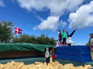 Turnerinnen in der Schnitzelgrube beim Trainingscamp Dänemark 2023