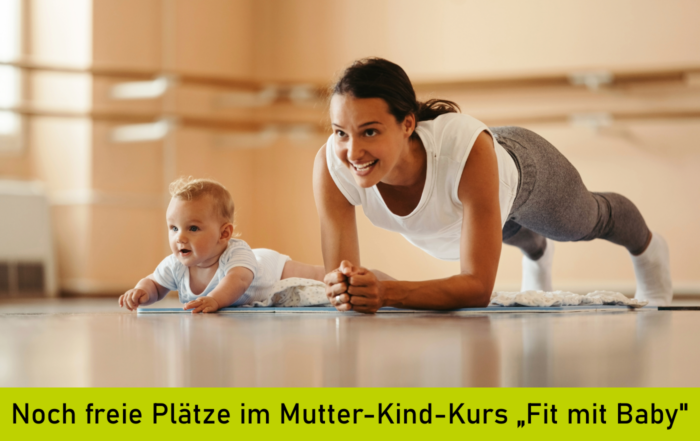 Mutter und Baby beim Kurs Training