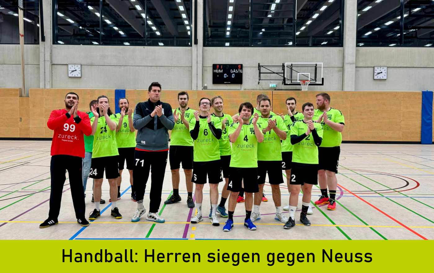 Handball-Herren jubeln nach Sieg gegen Neuss