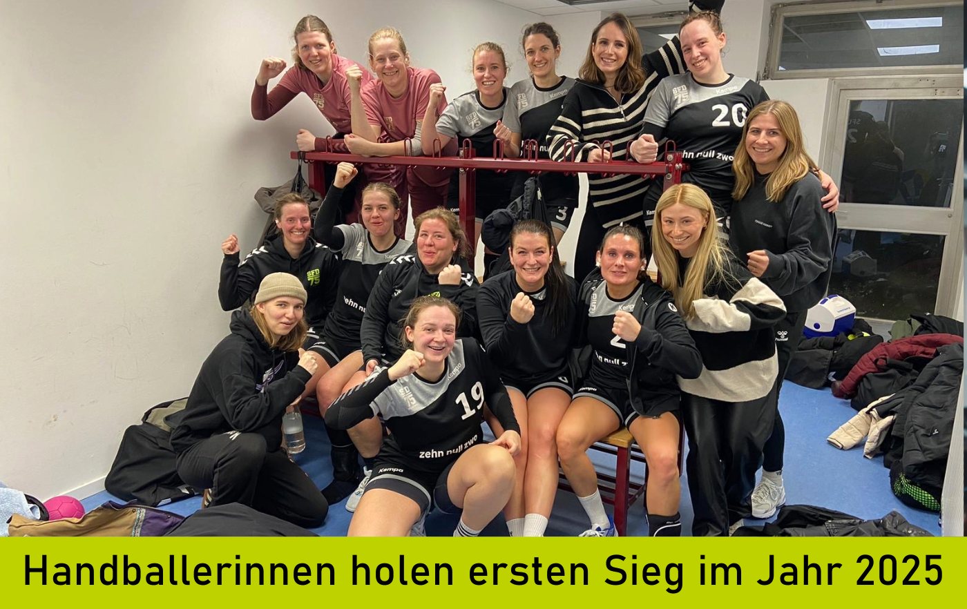 Handballerinnen des SFD jubeln nach Sieg gegen Norf.